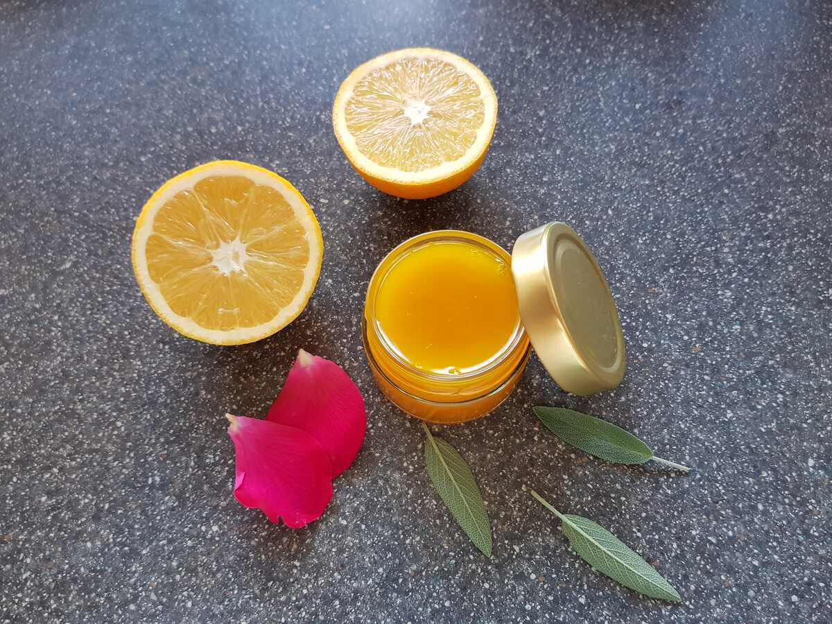 Wildes Grün für Haut & Haar – Kosmetik mit Wild- und Gartenkräutern